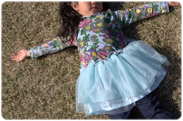 韓国子供服 レトロな花柄ワンピース 長袖